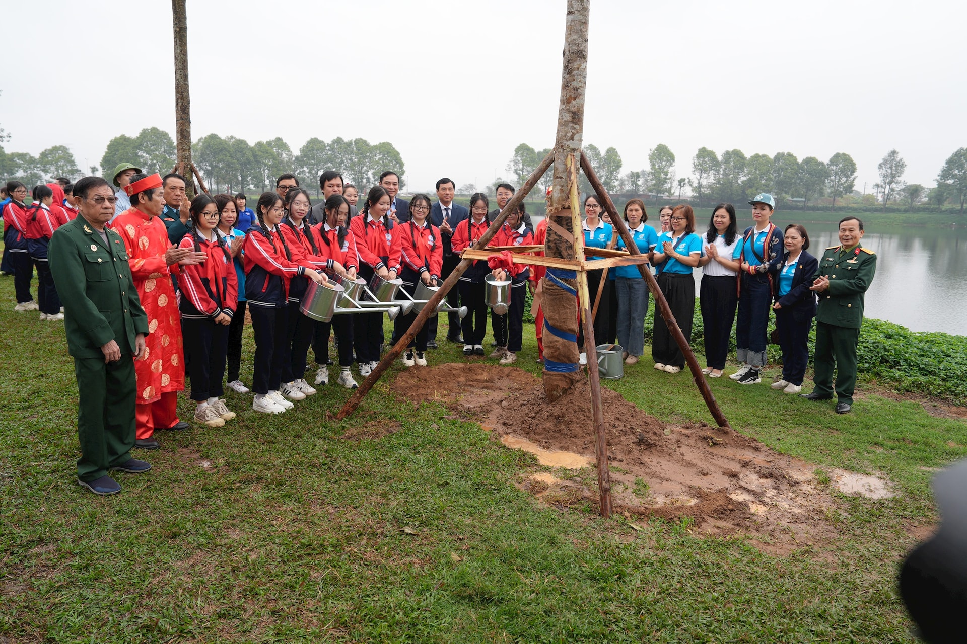 Phường Yên Sở phát động Tết trồng cây Xuân Bính Ngọ 2026- Ảnh 4.