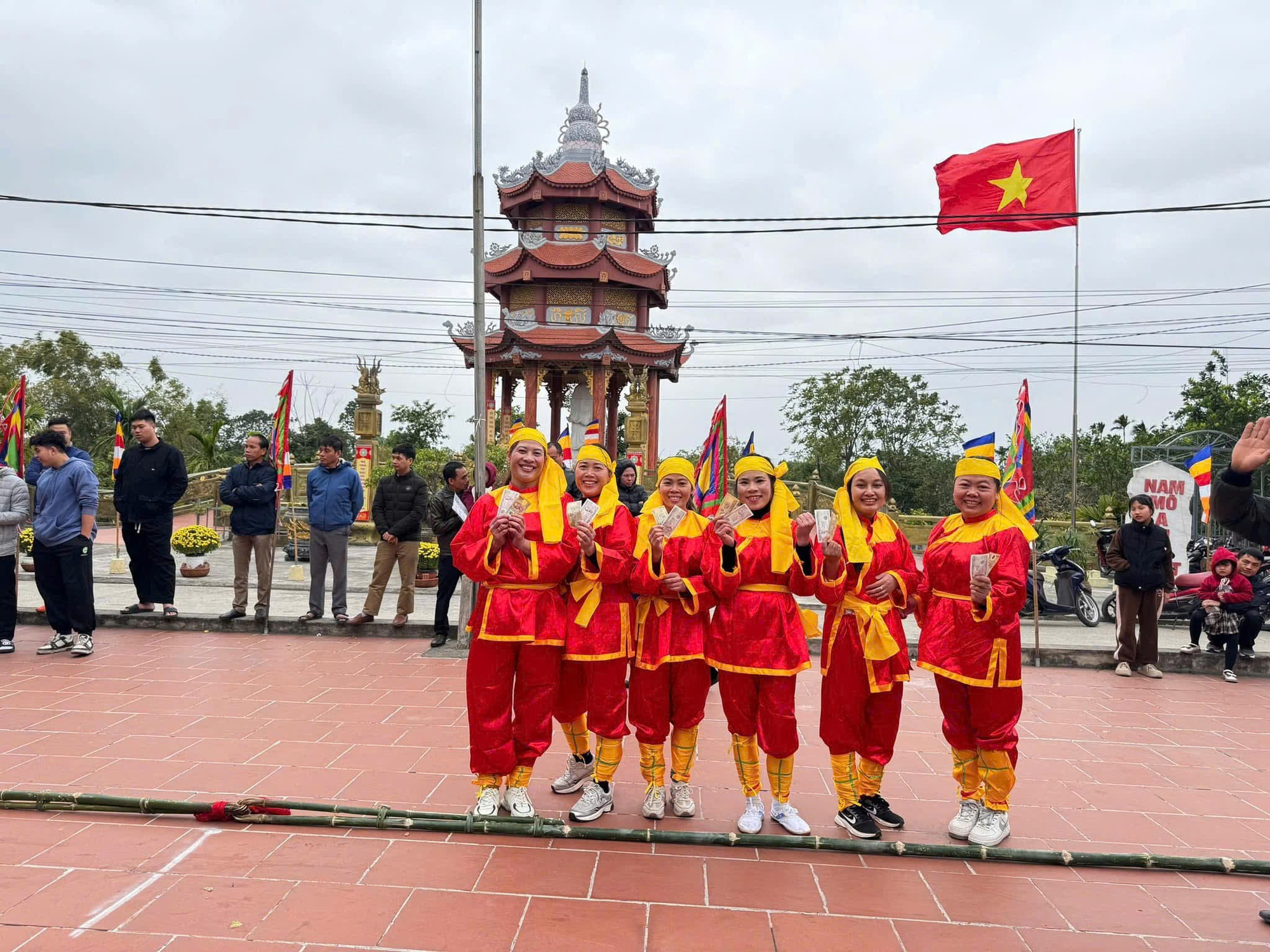 Giữ hồn xuân quê qua hội Vật cầu – Kéo mỏ làng Ngải Khê, xã Chuyên Mỹ- Ảnh 3.