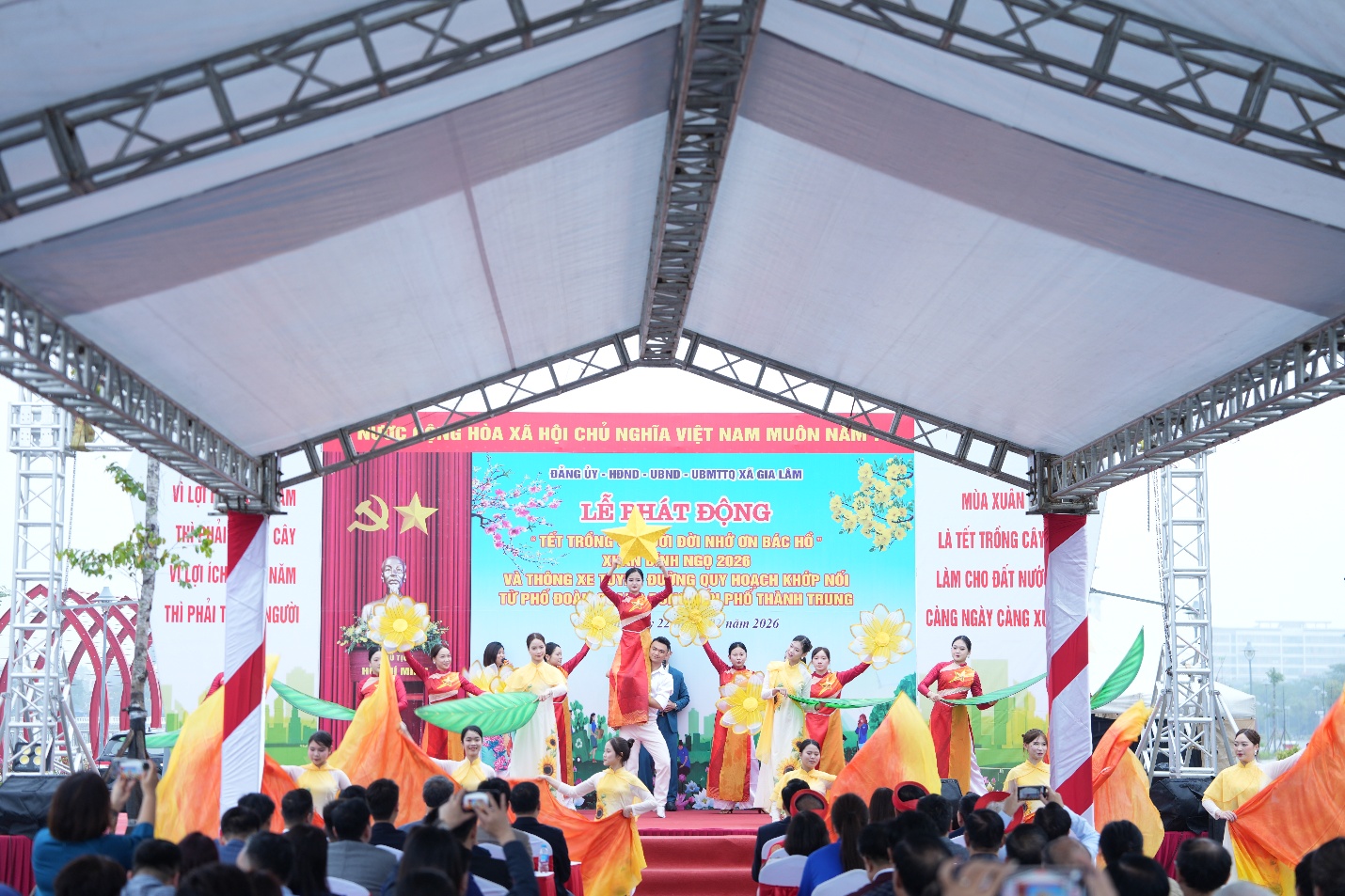 Xã Gia Lâm phát động Tết trồng cây "Đời đời nhớ ơn Bác Hồ" Xuân Bính Ngọ 2026- Ảnh 3.