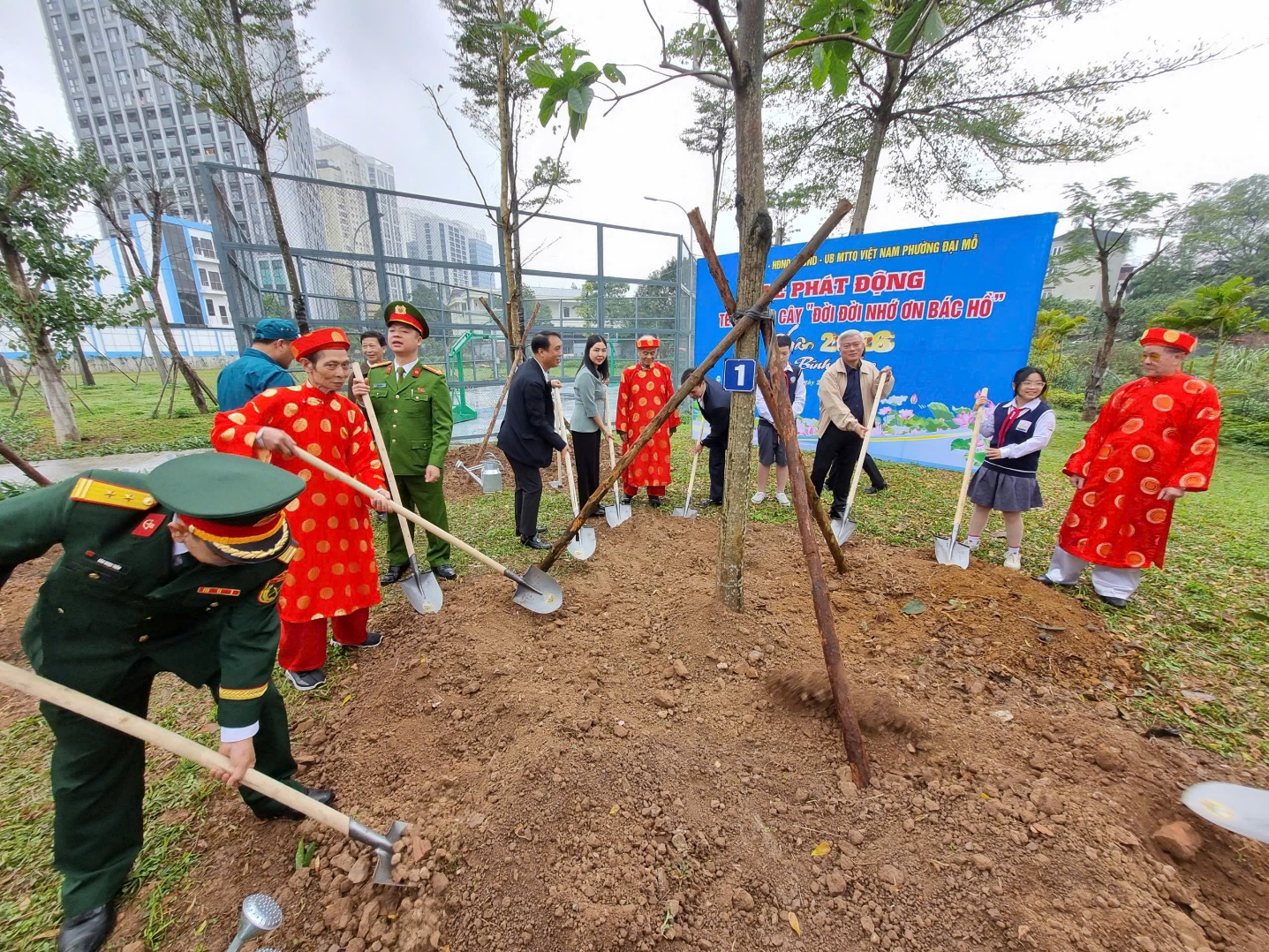 PHƯỜNG ĐẠI MỖ TỔ CHỨC THÀNH CÔNG LỄ PHÁT ĐỘNG TẾT TRỒNG CÂY "ĐỜI ĐỜI NHỚ ƠN BÁC HỒ" XUÂN BÍNH NGỌ 2026- Ảnh 3.