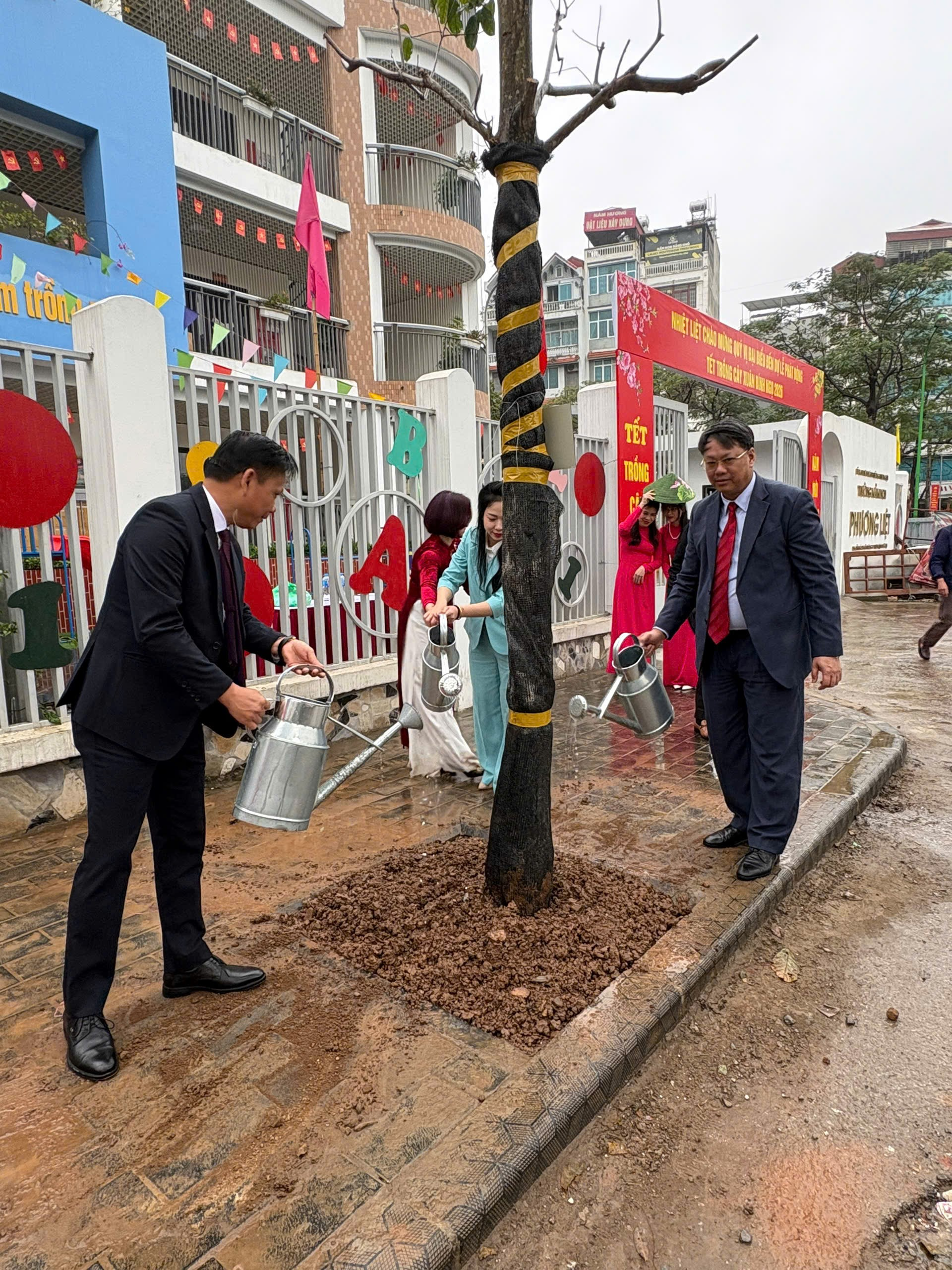 Phường Phương Liệt phát động “Tết trồng cây đời đời nhớ ơn Bác Hồ”- Ảnh 4.