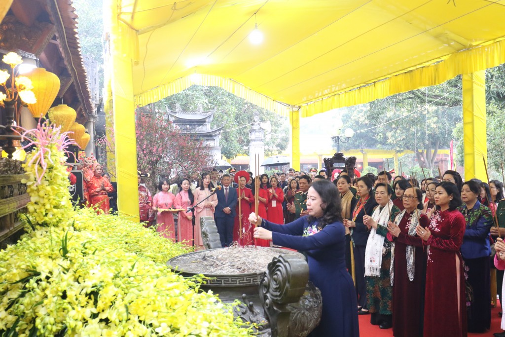 Phó Chủ tịch nước Võ Thị Ánh Xuân dự khai hội Đền Hai Bà Trưng Xuân Bính Ngọ 2026- Ảnh 2.