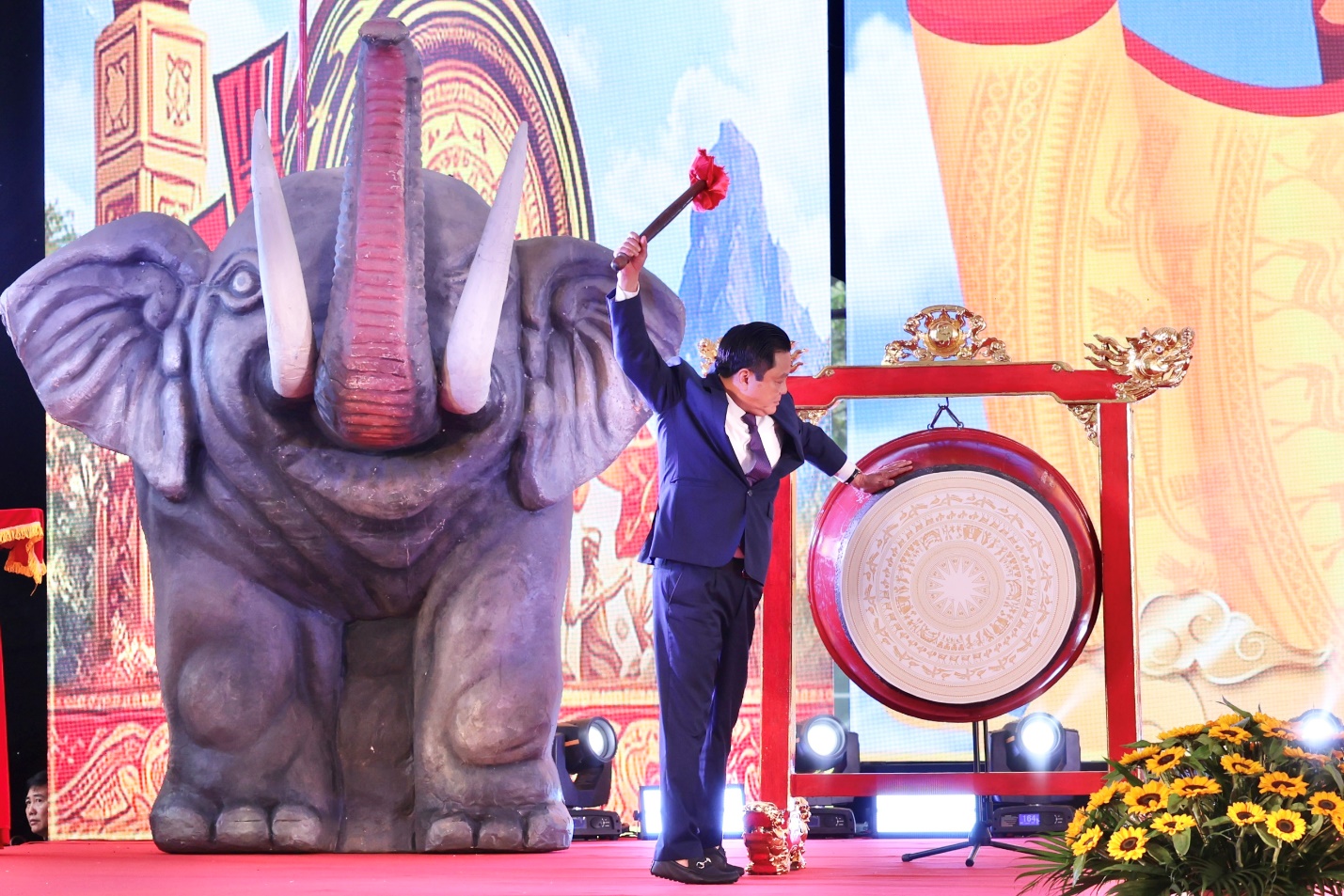 Phó Chủ tịch nước Võ Thị Ánh Xuân dự khai hội Đền Hai Bà Trưng Xuân Bính Ngọ 2026- Ảnh 5.