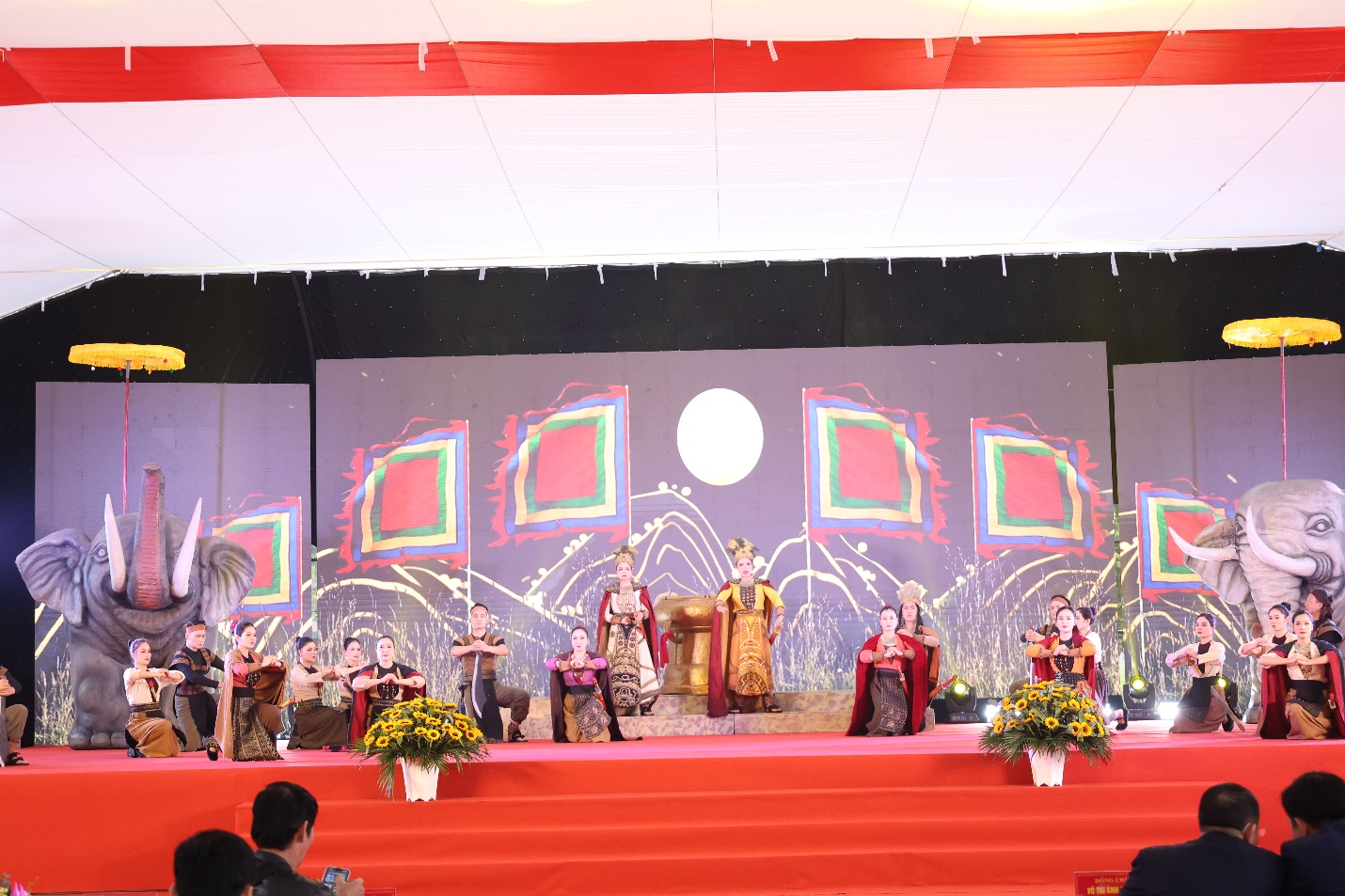 Phó Chủ tịch nước Võ Thị Ánh Xuân dự khai hội Đền Hai Bà Trưng Xuân Bính Ngọ 2026- Ảnh 6.