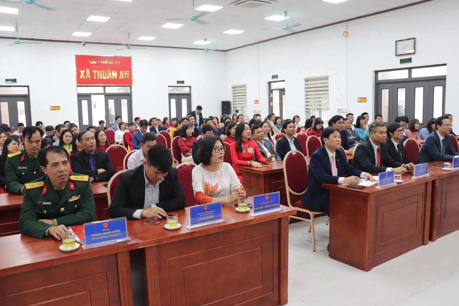 Đảng ủy- HĐND- UBND- Ủy ban MTTQ Việt Nam xã tổ chức gặp mặt, triển khai nhiệm vụ trọng tâm năm 2026- Ảnh 1.