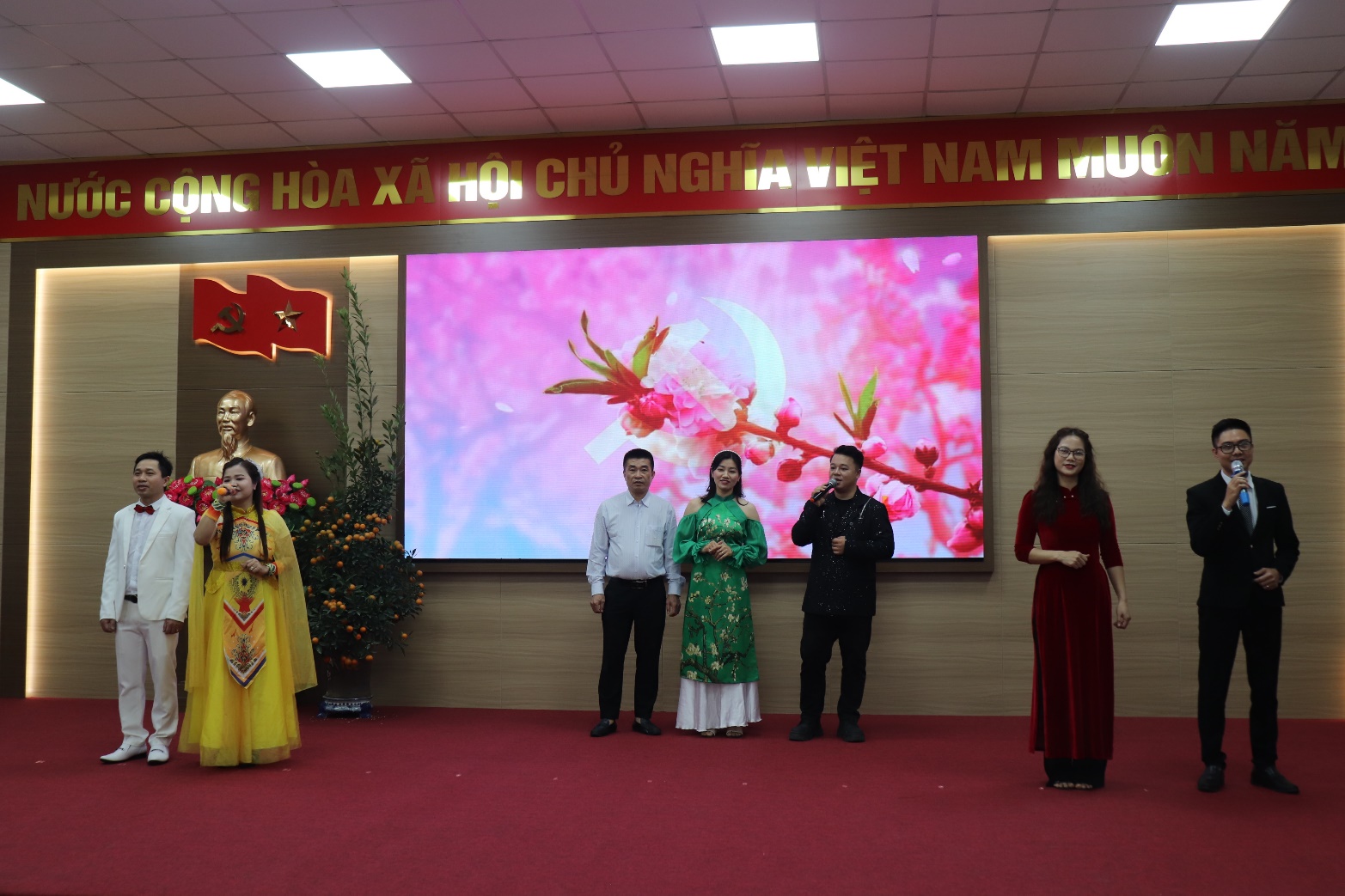 Đảng ủy- HĐND- UBND- Ủy ban MTTQ Việt Nam xã tổ chức gặp mặt, triển khai nhiệm vụ trọng tâm năm 2026- Ảnh 3.