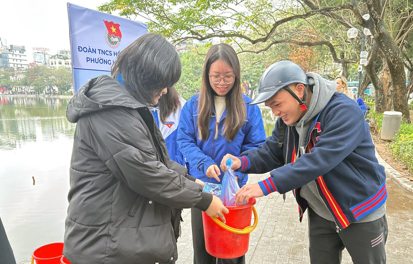 'Áo xanh' cùng AI tiếp sức Táo quân- Ảnh 1.