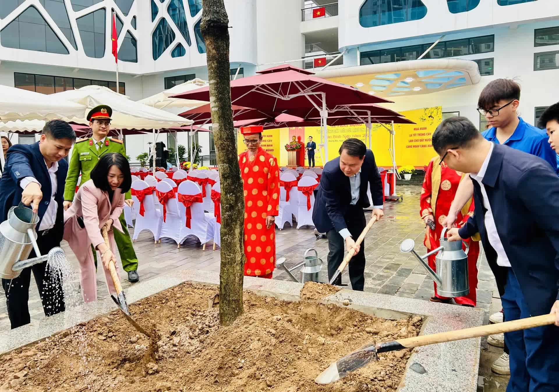 Phường Hoàng Mai trồng cây xanh vì một đô thị bền vững và đáng sống- Ảnh 3.