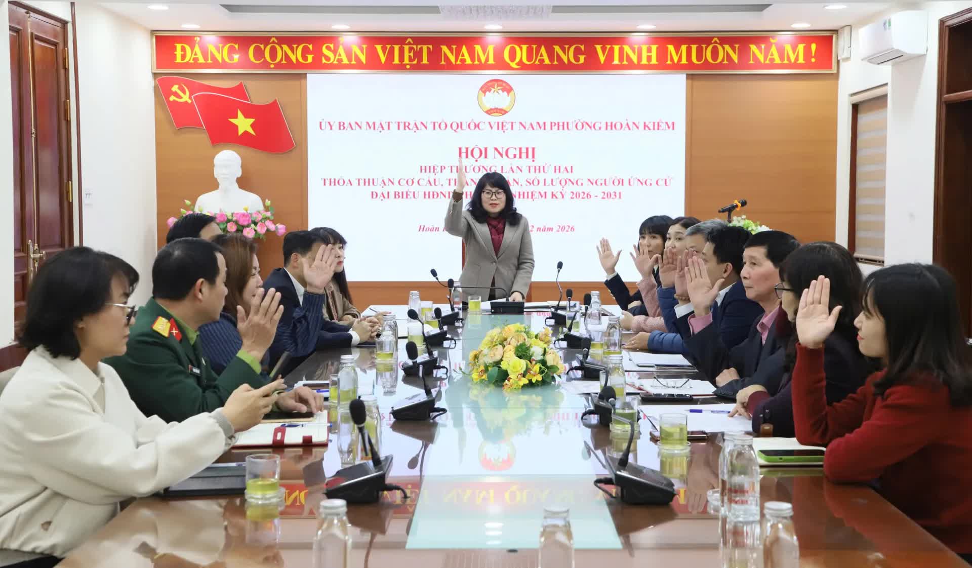 Phường Hoàn Kiếm tổ chức Hội nghị hiệp thương lần thứ Hai lập danh sách sơ bộ người ứng cử đại biểu HĐND phường nhiệm kỳ 2026 - 2031- Ảnh 2.