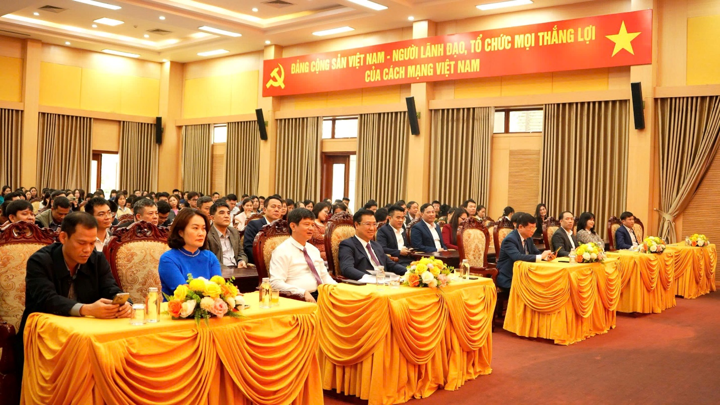 Hoài Đức tổ chức chương trình gặp mặt lãnh đạo, cán bộ, công chức, viên chức, người lao động xã nhân dịp Xuân mới Bình Ngọ 2026- Ảnh 1.