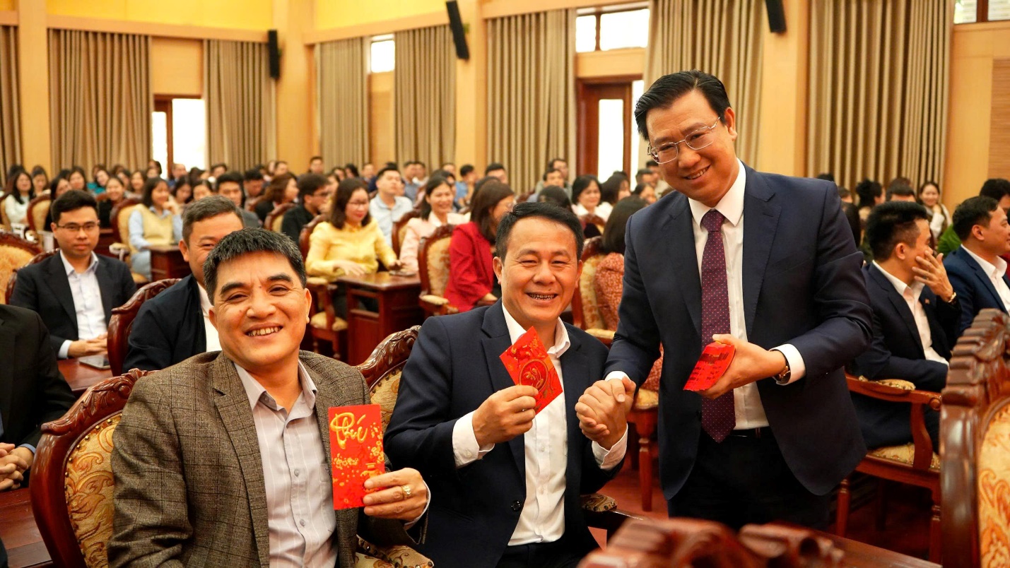 Hoài Đức tổ chức chương trình gặp mặt lãnh đạo, cán bộ, công chức, viên chức, người lao động xã nhân dịp Xuân mới Bình Ngọ 2026- Ảnh 3.