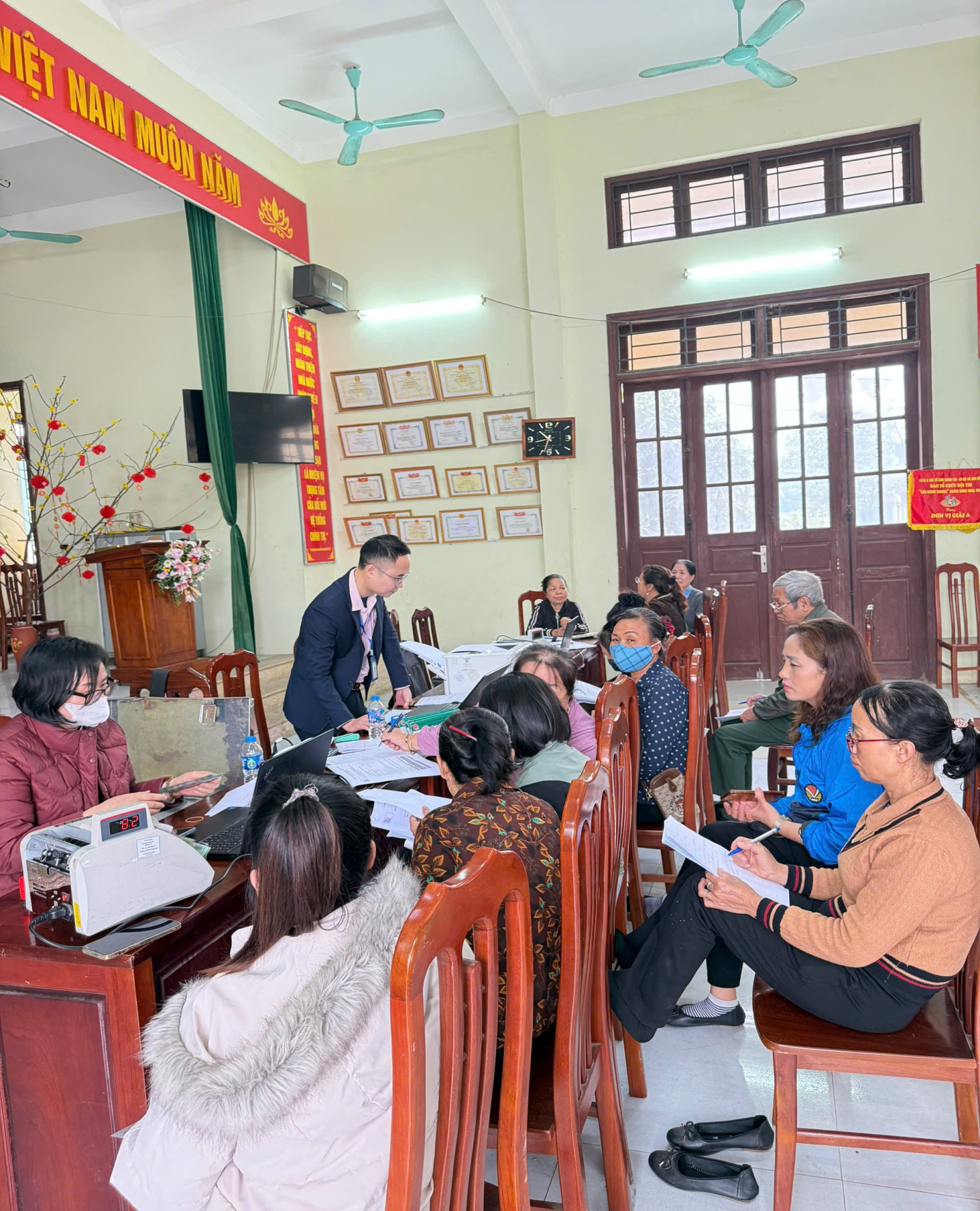 Ngân hàng Chính sách xã hội Hoài Đức chuẩn bị vốn tín dụng chính sách, tập trung giải ngân, tiếp sức cho các làng nghề tại các xã&nbsp;Sơn Đồng, An Khánh, Dương Hòa và Hoài Đức sau Tết Nguyên đán Bính Ngọ 2026- Ảnh 3.