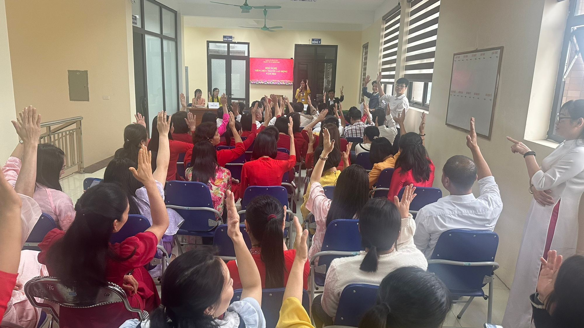 Trạm Y tế xã Hồng Sơn tổ chức hội nghị viên chức, người lao động năm 2026- Ảnh 4.