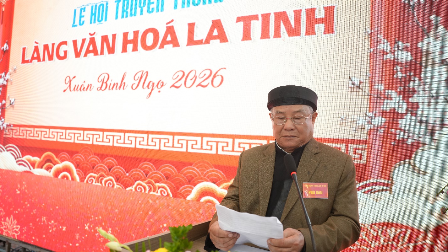 A person standing in front of a banner  AI-generated content may be incorrect.