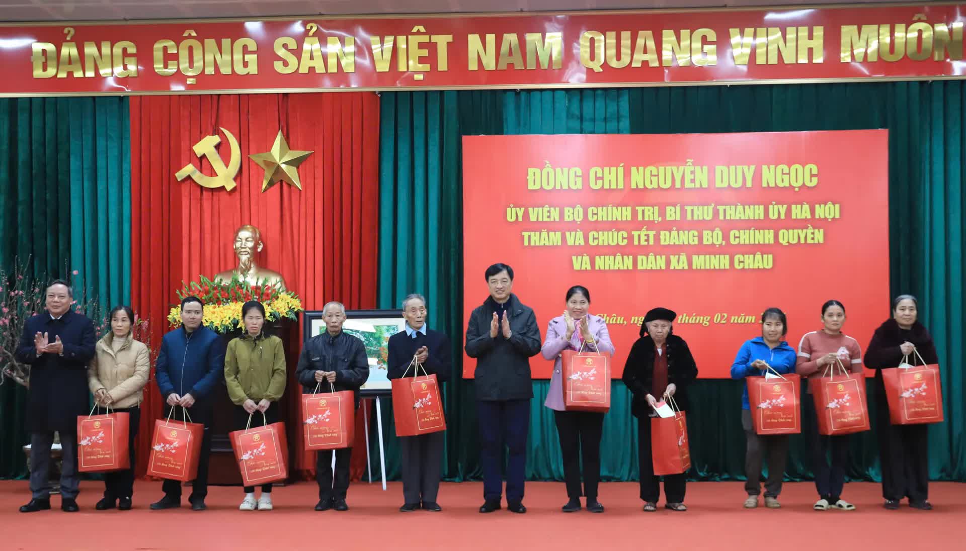 Bí thư Thành ủy Hà Nội Nguyễn Duy Ngọc: kiến tạo không gian phát triển mới cho xã Minh Châu- Ảnh 7.