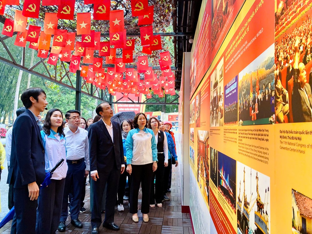 Hội LHPN phường Tây Hồ báo công dâng Bác, hưởng ứng Tết trồng cây “Phụ nữ Tây Hồ đời đời nhớ ơn Bác Hồ”- Ảnh 2.