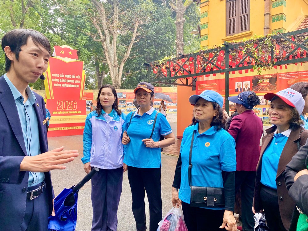 Hội LHPN phường Tây Hồ báo công dâng Bác, hưởng ứng Tết trồng cây “Phụ nữ Tây Hồ đời đời nhớ ơn Bác Hồ”- Ảnh 10.