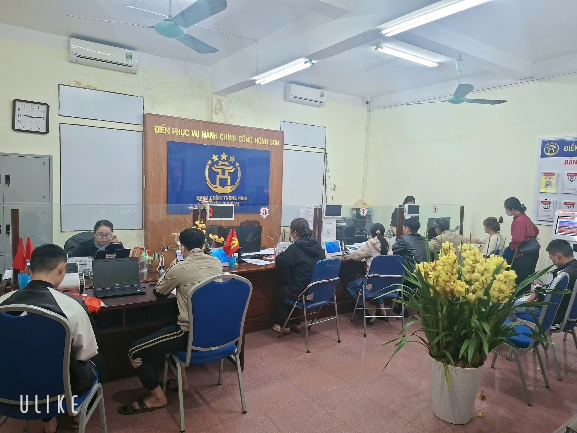 Hồng Sơn bắt tay ngay vào công việc, đảm bảo liên tục thông suốt từ những ngày đầu năm- Ảnh 1.