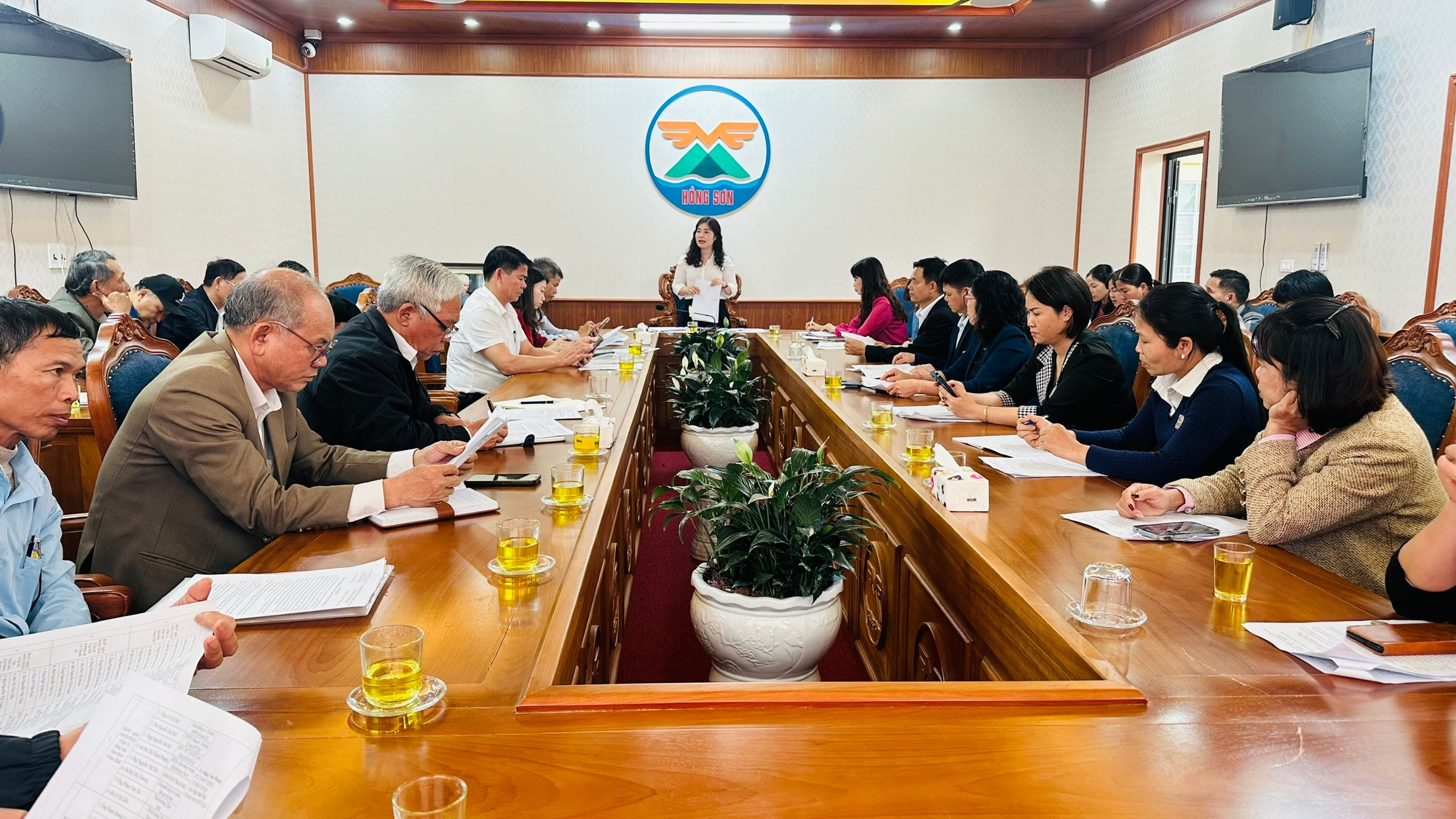 Mặt trận Tổ quốc Việt Nam xã Hồng Sơn hướng dẫn tổ chức hội nghị tiếp xúc cử tri để người ứng cử vận động bầu cử- Ảnh 1.