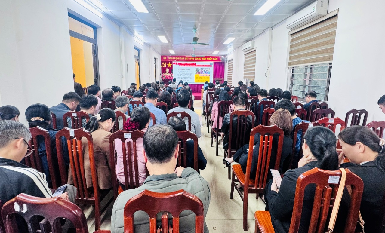 Hát Môn tổ chức tiếp sóng Hội nghị trực tuyến toàn quốc quán triệt Nghị quyết số 79 và 80 của Bộ Chính trị- Ảnh 3.