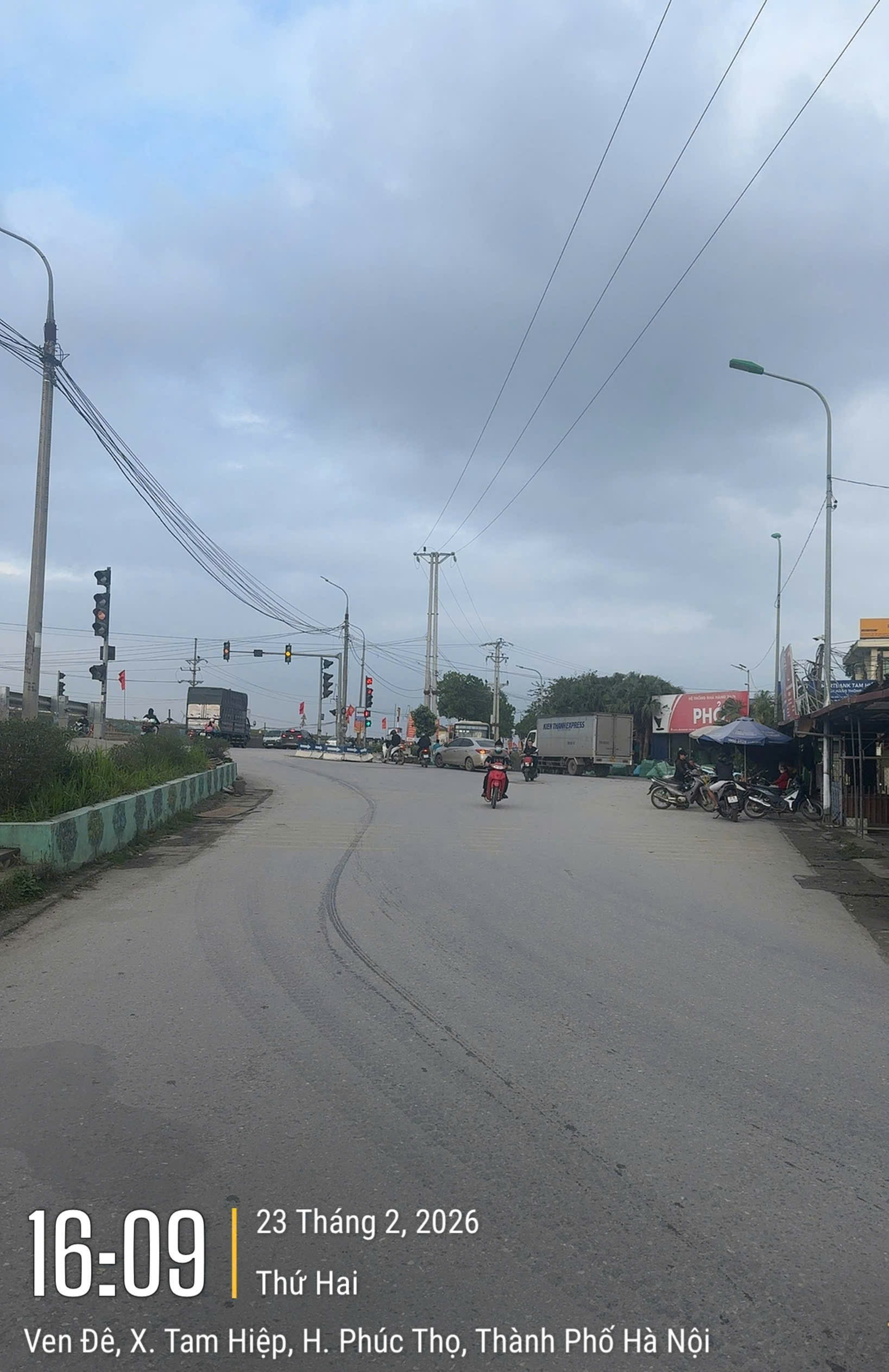 Xã Hát Môn tăng cường phạt nguội qua camera, giữ gìn môi trường sạch, đẹp- Ảnh 2.