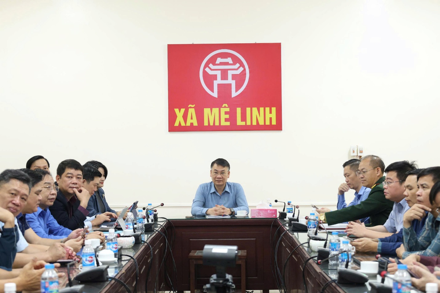 Đảng ủy xã Mê Linh tổ chức tiếp sóng Hội nghị nghiên cứu, học tập, quán triệt các Nghị quyết của Bộ Chính trị- Ảnh 2.