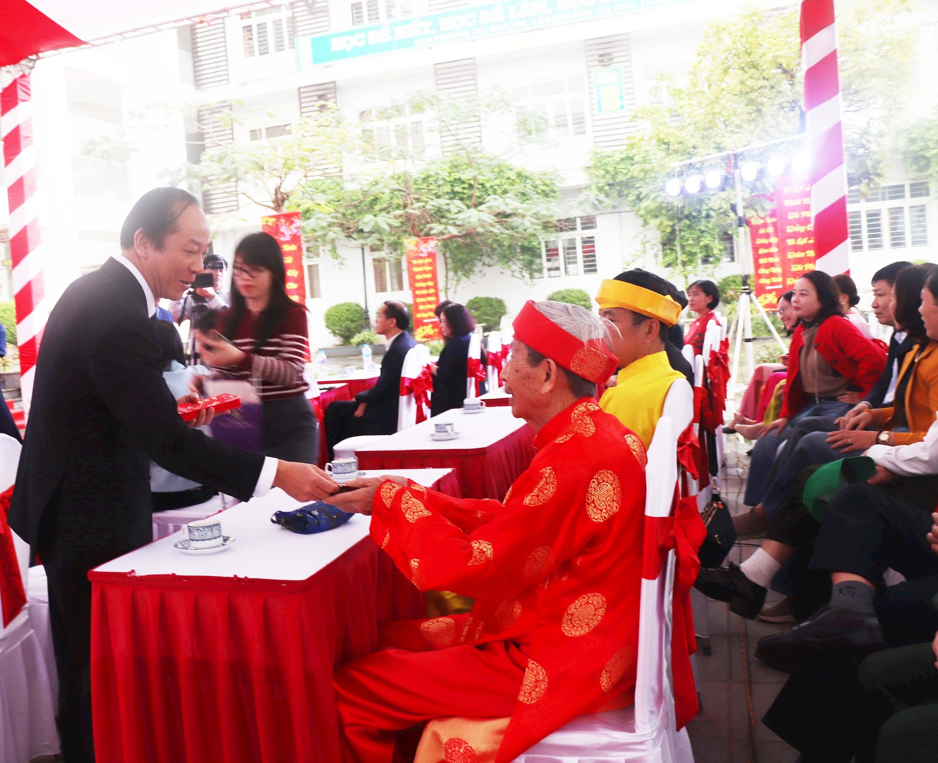 Phú Diễn phấn đấu trồng 1.500 cây xanh- Ảnh 3.