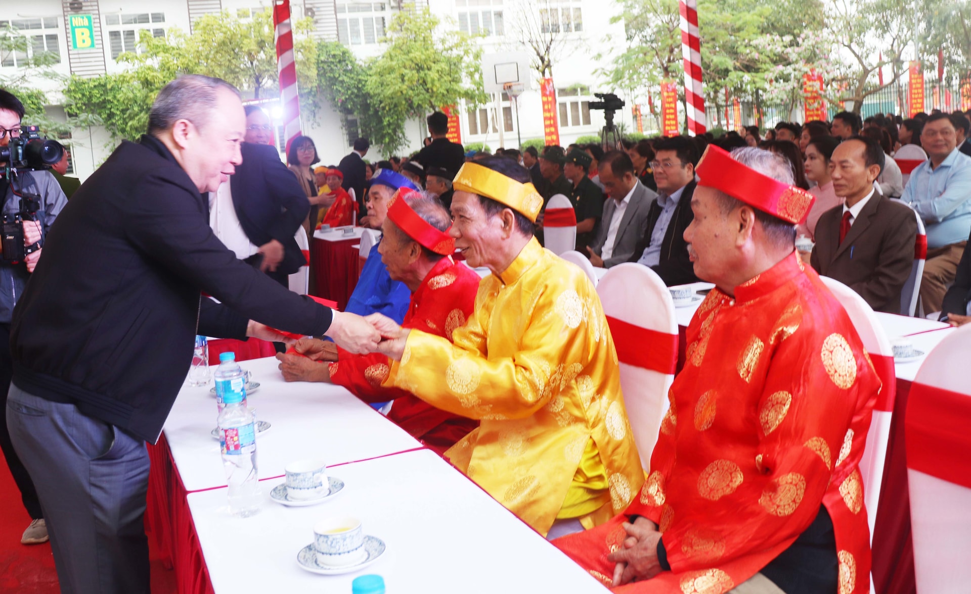 Phú Diễn phấn đấu trồng 1.500 cây xanh- Ảnh 2.