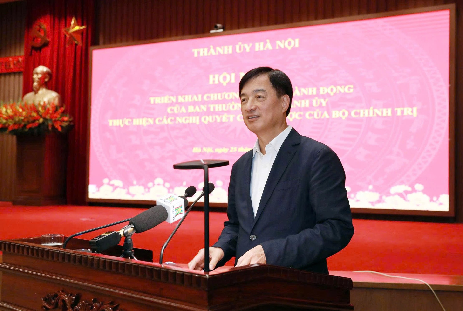 Bí thư Thành ủy Nguyễn Duy Ngọc: Hà Nội tiên phong, gương mẫu thực hiện hiệu quả các nghị quyết chiến lược của Bộ Chính trị- Ảnh 1.