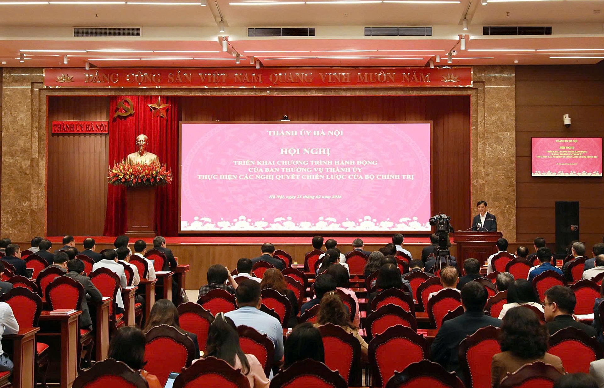 Thành ủy Hà Nội đã tổ chức Hội nghị quán triệt, triển khai Chương trình hành động của Ban Thường vụ Thành ủy Hà Nội thực hiện các nghị quyết chiến lược của Bộ Chính trị.- Ảnh 11.