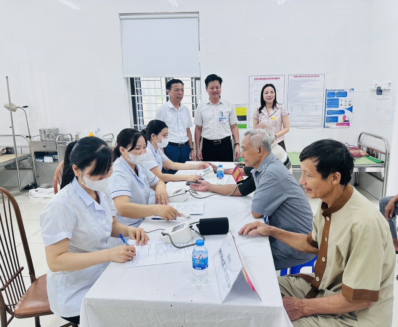 TRẠM Y TẾ XÃ BÌNH MINH: TẬN TÂM TRONG CÔNG TÁC CHĂM SÓC SỨC KHOẺ CỘNG ĐỒNG