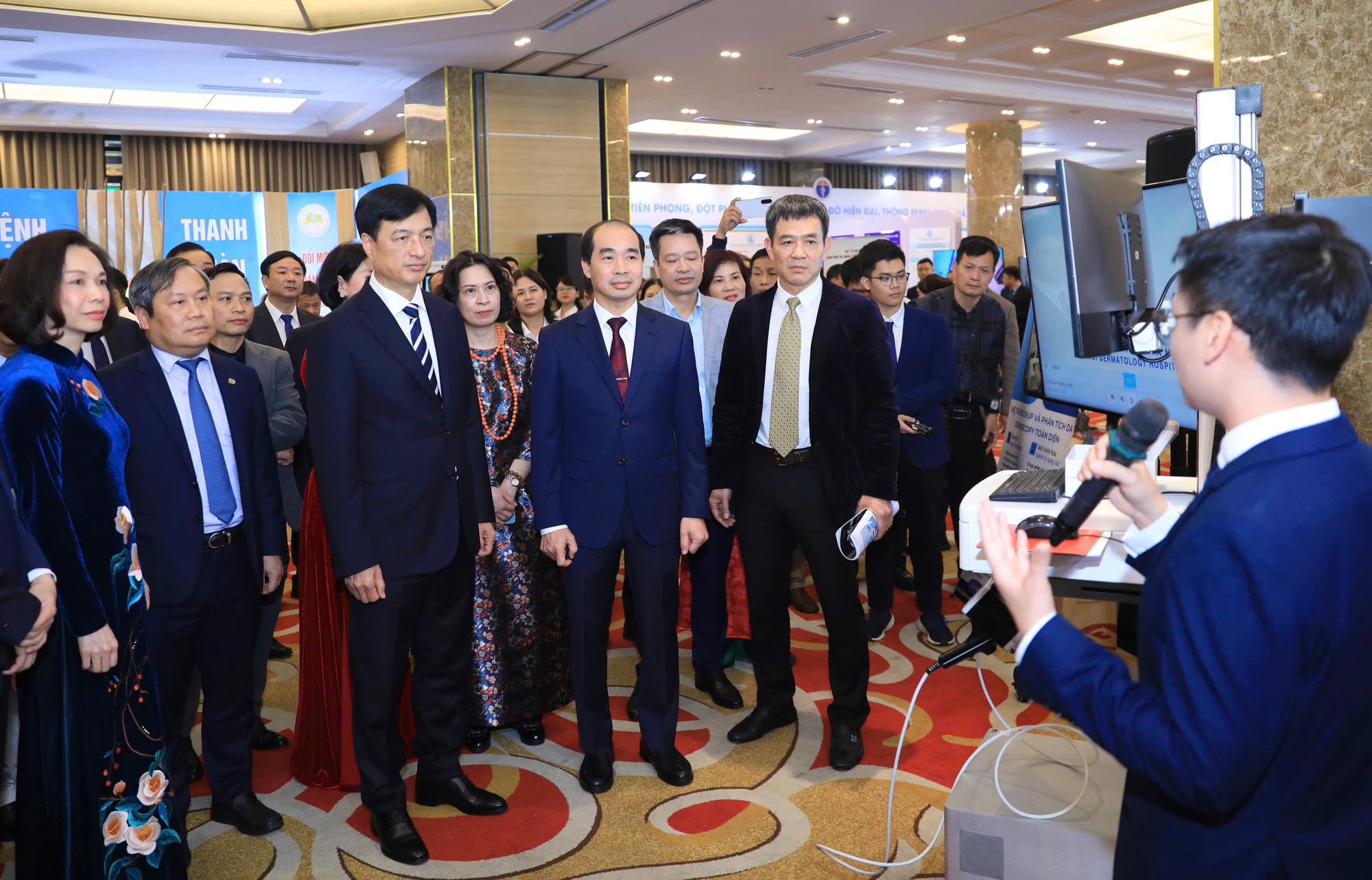 Xây dựng nền y tế Thủ đô hội nhập, hiện đại, thông minh và nhân văn- Ảnh 11.