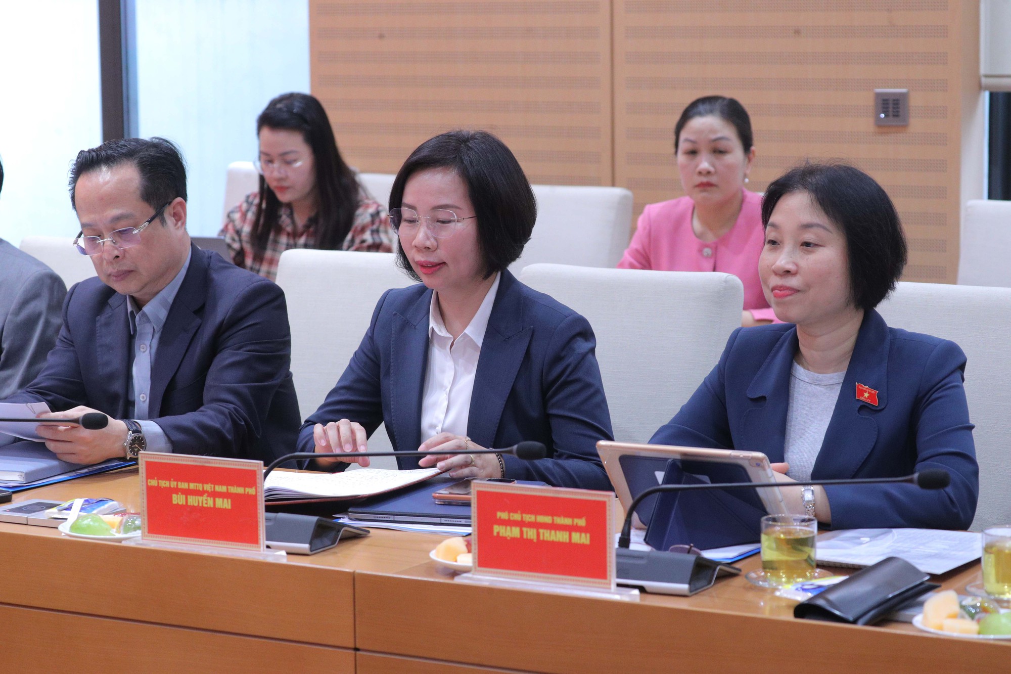 Phó Chủ tịch Quốc hội Nguyễn Khắc Định giám sát, kiểm tra công tác bầu cử tại Hà Nội- Ảnh 6.