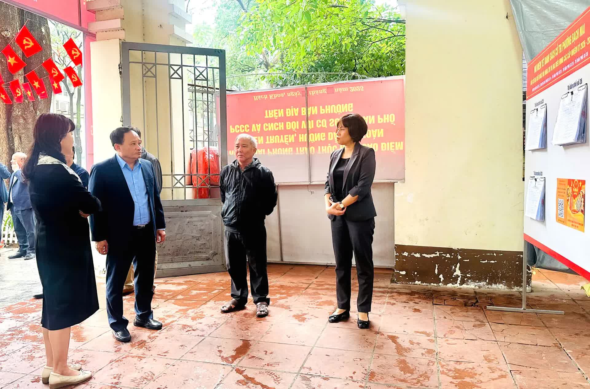 Phường Bạch Mai khẩn trương chuẩn bị công tác bầu cử, sẵn sàng cho Ngày hội non sông- Ảnh 1.