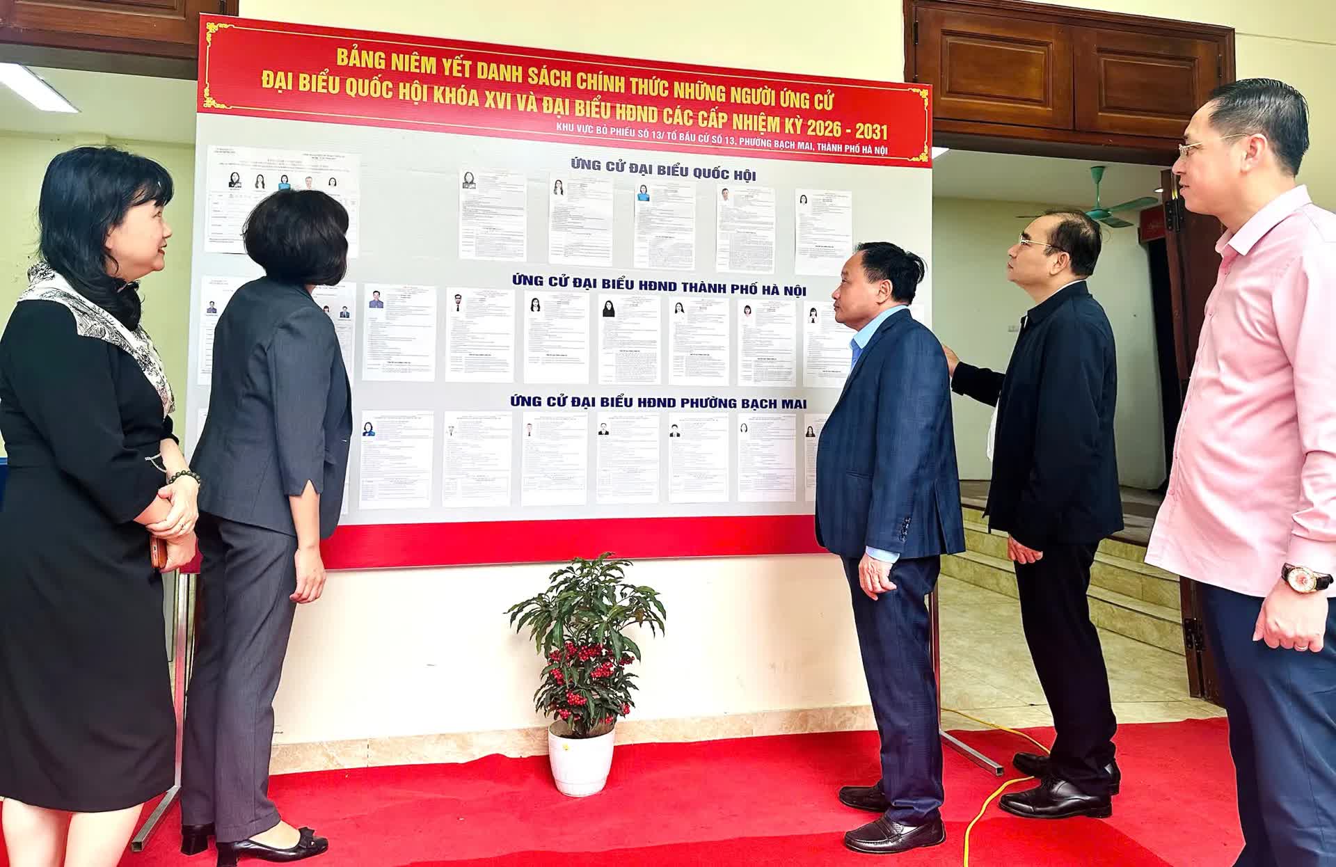 Phường Bạch Mai khẩn trương chuẩn bị công tác bầu cử, sẵn sàng cho Ngày hội non sông- Ảnh 2.