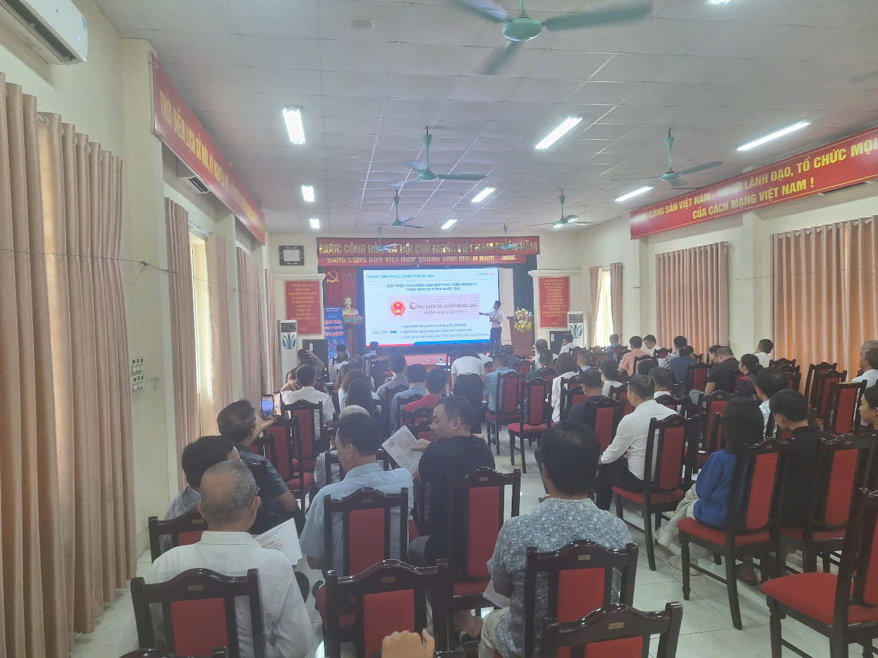 Đẩy mạnh Dịch vụ công trực tuyến tại xã An Khánh – Từng bước nâng cao chất lượng phục vụ Nhân dân- Ảnh 4.