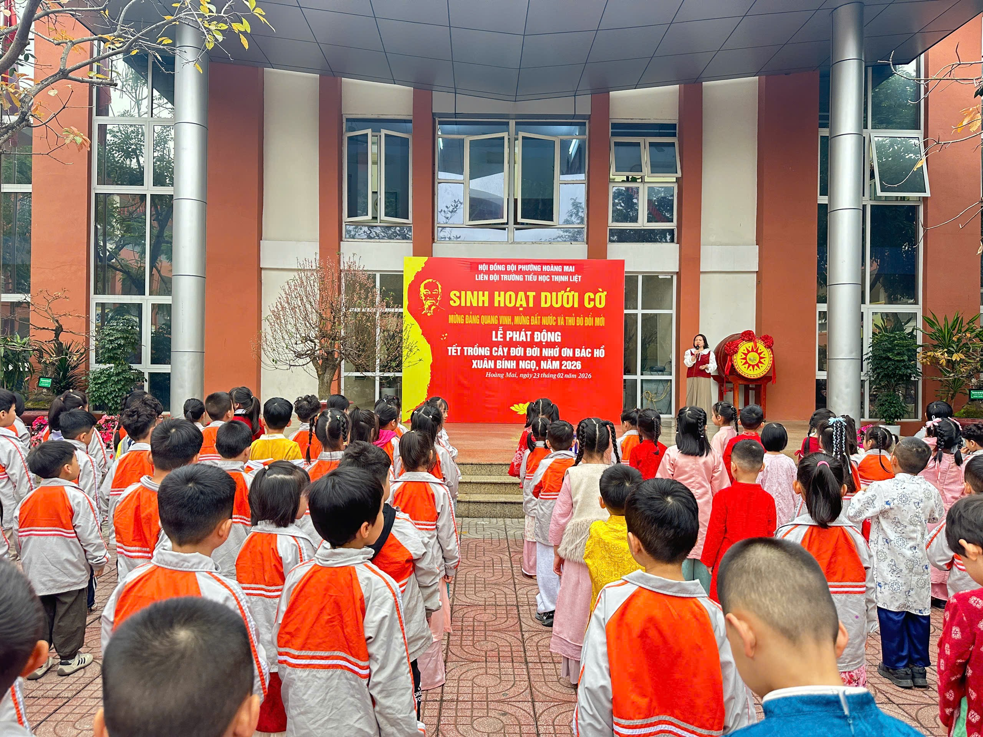 Trường Tiểu học Thịnh Liệt hưởng ứng "Tết trồng cây đời đời nhớ ơn Bác Hồ" chào xuân Bính Ngọ 2026

- Ảnh 1.