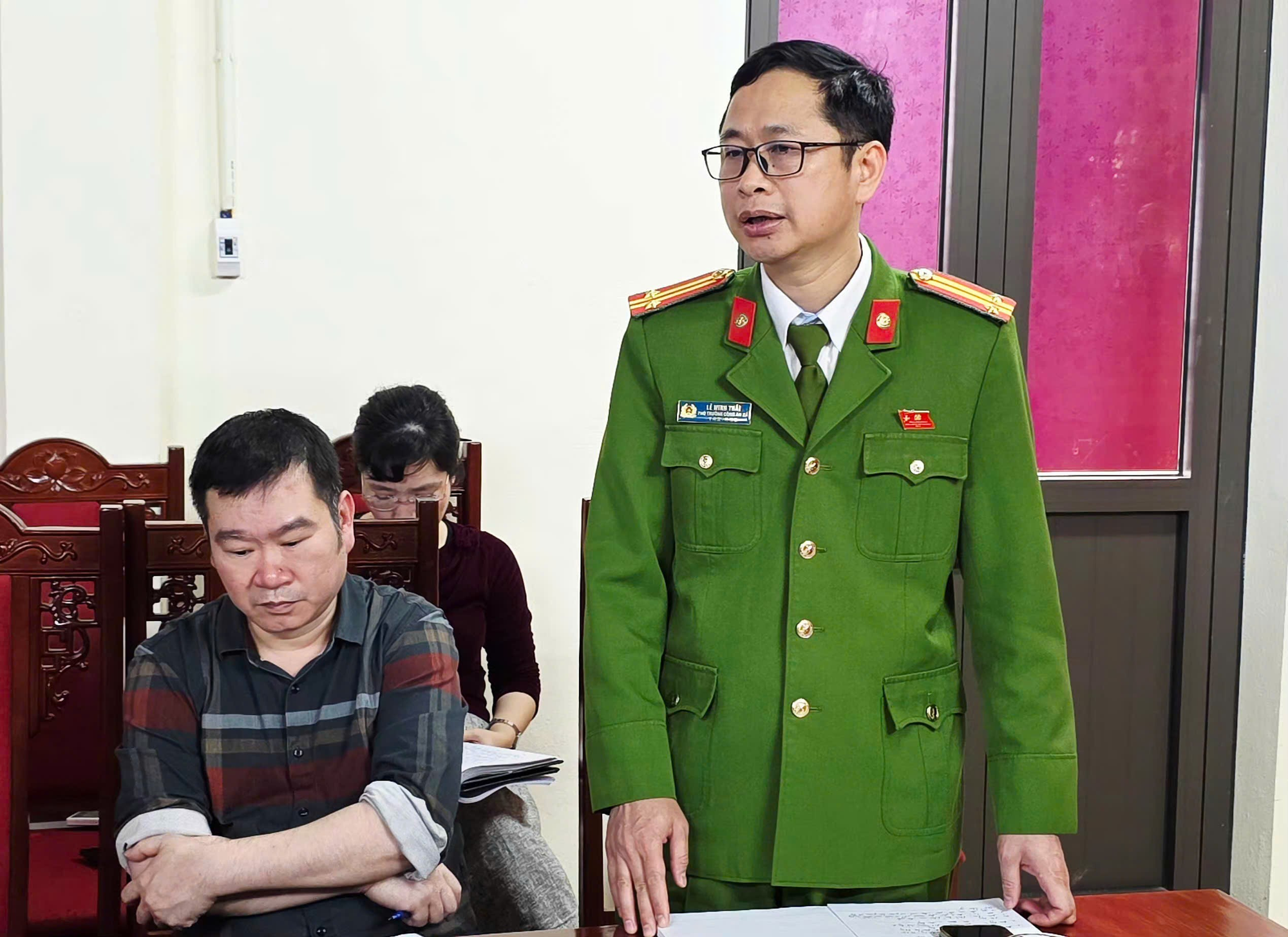 Xã Hát Môn quyết liệt giải tỏa điểm nghẽn ATGT các cột điện trong khu dân cư- Ảnh 5.