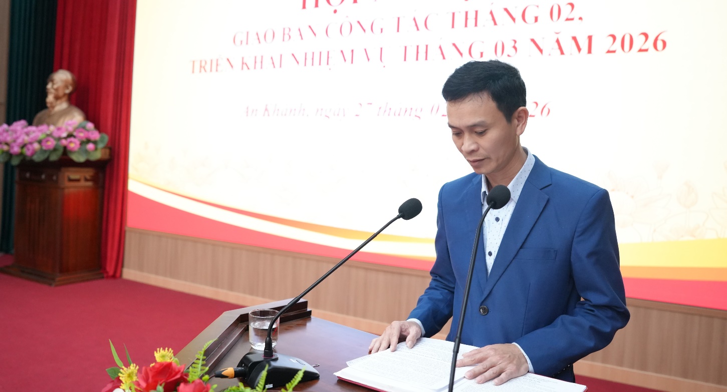 A person in a suit at a podium  AI-generated content may be incorrect.