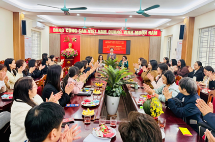 RỘN RÀNG KHÔNG KHÍ LỄ PHÁT ĐỘNG "TẾT TRỒNG CÂY ĐỜI ĐỜI NHỚ ƠN BÁC HỒ" XUÂN BÍNH NGỌ 2026- Ảnh 1.