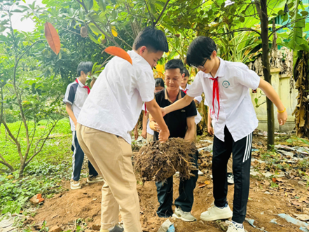 RỘN RÀNG KHÔNG KHÍ LỄ PHÁT ĐỘNG "TẾT TRỒNG CÂY ĐỜI ĐỜI NHỚ ƠN BÁC HỒ" XUÂN BÍNH NGỌ 2026- Ảnh 4.