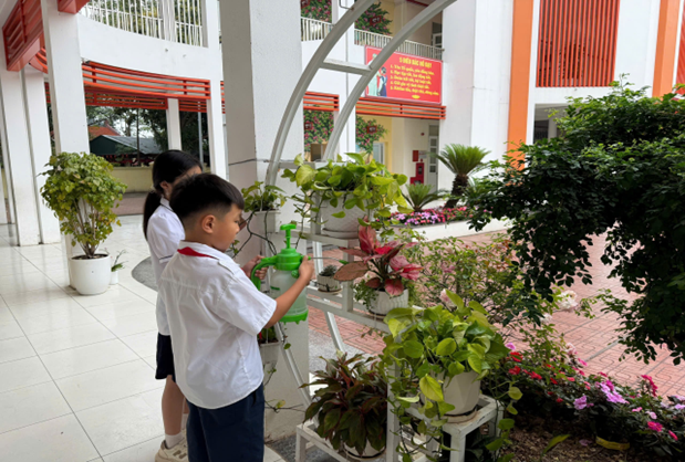 Trường Tiểu học Yên Sở hưởng ứng “Tết trồng cây đời đời nhớ ơn Bác Hồ” chào xuân Bính Ngọ 2026- Ảnh 4.