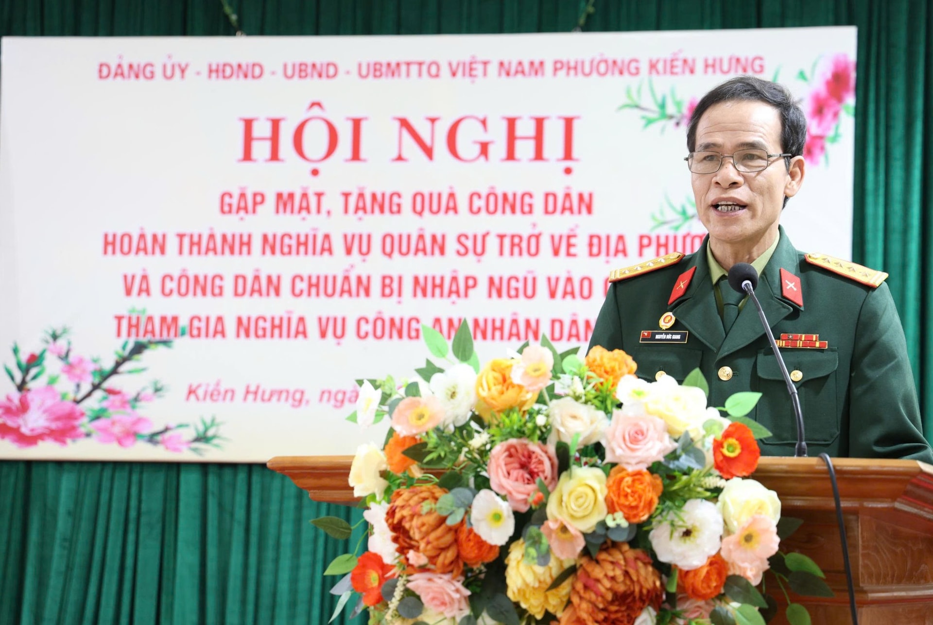 Tuổi trẻ đẹp nhất khi gắn liền với sứ mệnh bảo vệ đất nước- Ảnh 2.