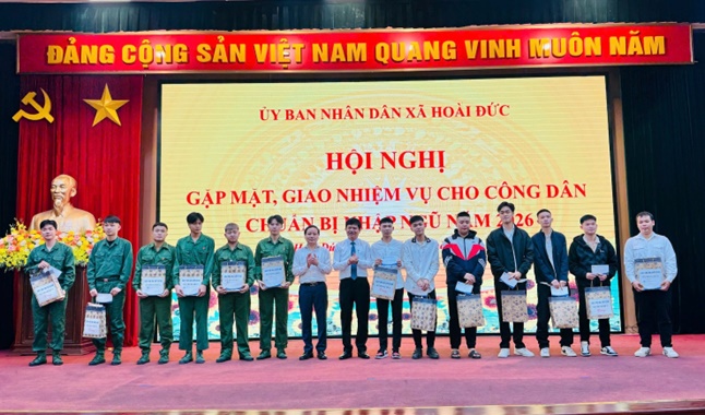 Xã Hoài Đức tổ chức Lễ báo công và viếng Đài tưởng niệm các anh hùng liệt sĩ; Găp mặt, giao nhiệm vụ cho công dân chuẩn bị nhập ngũ năm 2026- Ảnh 15.