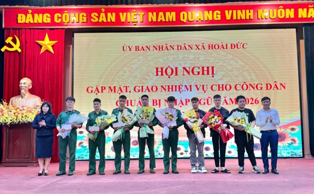 Xã Hoài Đức tổ chức Lễ báo công và viếng Đài tưởng niệm các anh hùng liệt sĩ; Găp mặt, giao nhiệm vụ cho công dân chuẩn bị nhập ngũ năm 2026- Ảnh 17.