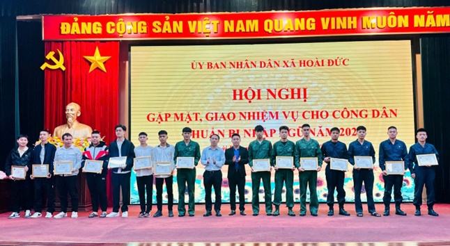Xã Hoài Đức tổ chức Lễ báo công và viếng Đài tưởng niệm các anh hùng liệt sĩ; Găp mặt, giao nhiệm vụ cho công dân chuẩn bị nhập ngũ năm 2026- Ảnh 18.
