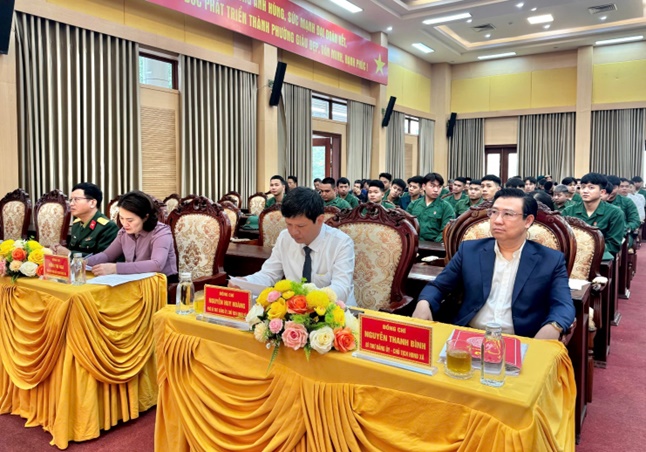 Xã Hoài Đức tổ chức Lễ báo công và viếng Đài tưởng niệm các anh hùng liệt sĩ; Găp mặt, giao nhiệm vụ cho công dân chuẩn bị nhập ngũ năm 2026- Ảnh 7.