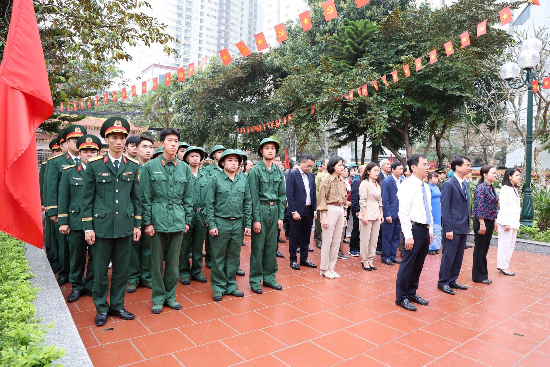 Tuổi trẻ đẹp nhất khi gắn liền với sứ mệnh bảo vệ đất nước- Ảnh 1.