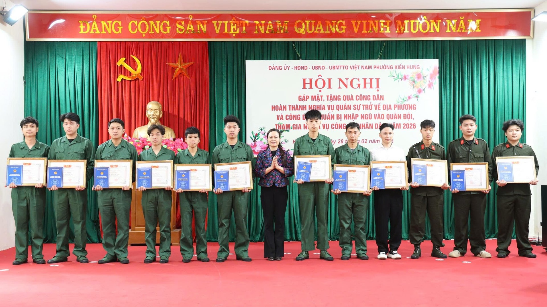 Tuổi trẻ đẹp nhất khi gắn liền với sứ mệnh bảo vệ đất nước- Ảnh 6.