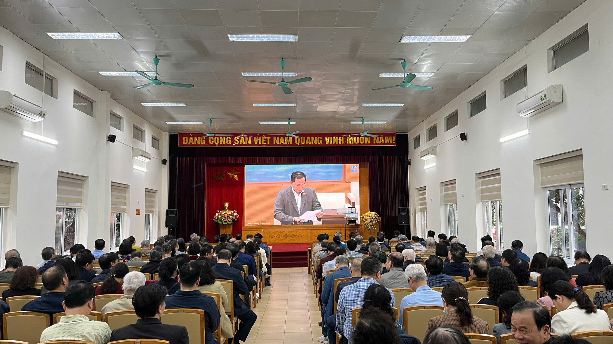 Phường Nghĩa Đô tiếp sóng Hội nghị trực tuyến toàn quốc triển khai công tác bầu cử đại biểu Quốc hội và HĐND các cấp, nhiệm kỳ 2026 - 2031- Ảnh 2.